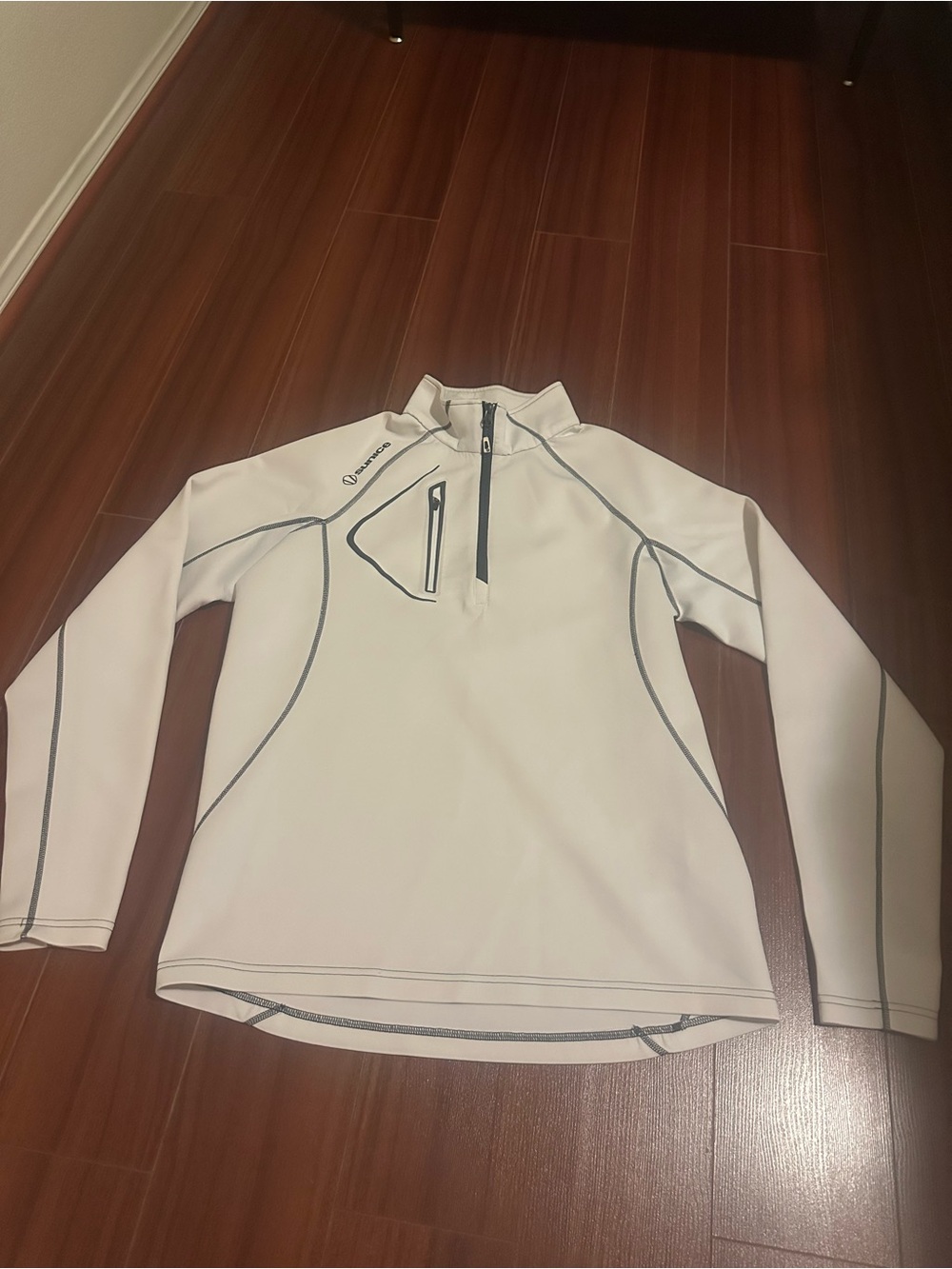 Sunice Men’s White Long-Sleeve Rash Guard with Gray Accents